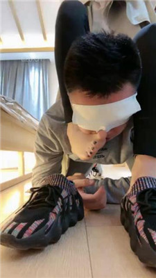 图片[5]_【苒溪】品尝原味裸足/吸袜子/转胯/插嘴_HD绳艺资源