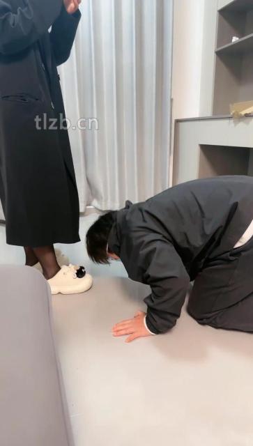 图片[9]_【十八】素人小姐姐首调-跪舔黑丝美腿_HD绳艺资源