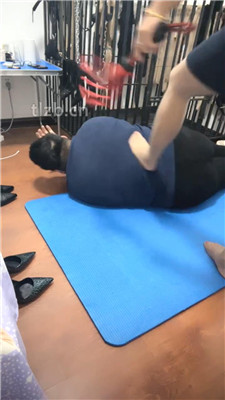 图片[9]_【冰色】肥奴闻舔高跟肉丝脚/揪耳朵踩踏_HD绳艺资源