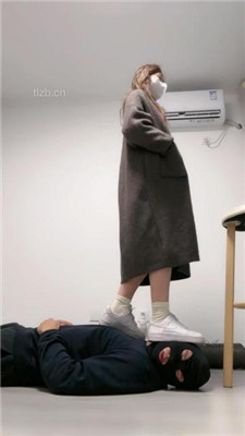 图片[16]_【樱子大人】骑马-舔空军一号棉袜-臭脚捂脸-转胯【下】_HD绳艺资源