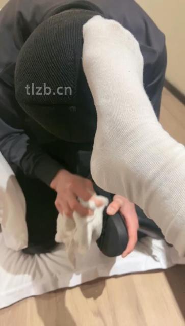图片[5]_【绝美兔绳艺导师】跪舔脏长靴臭白袜/品尝裸足_HD绳艺资源
