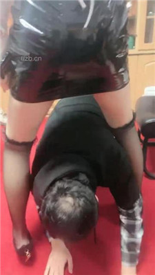 图片[4]_【亿姐】骑马爬行/黑丝脚踢踹/镜前羞辱_HD绳艺资源