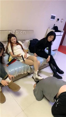 图片[4]_【精神小妹】3素人学生S-踩踏/训练强迫舔脏鞋/转胯_HD绳艺资源