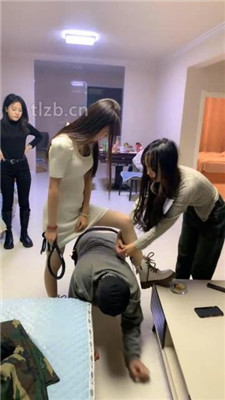 图片[6]_【精神小妹】3素人学生S-踩踏/训练强迫舔脏鞋/转胯_HD绳艺资源