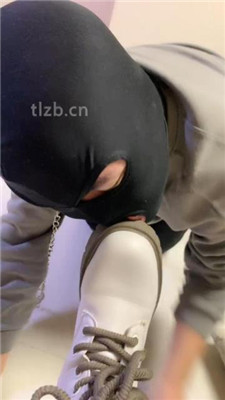 图片[10]_【精神小妹】3素人学生S-踩踏/训练强迫舔脏鞋/转胯_HD绳艺资源