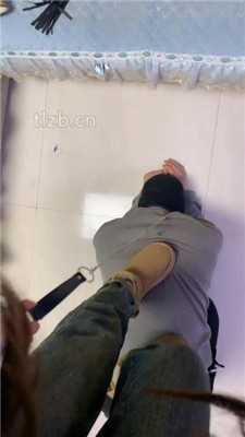 图片[11]_【精神小妹】3素人学生S-踩踏/训练强迫舔脏鞋/转胯_HD绳艺资源