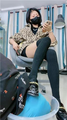 图片[2]_【美离子】舔皮鞋/碾压狗头/品尝洗鞋水/吃丝袜_HD绳艺资源