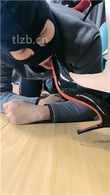 图片[5]_【楼遥】闻高跟鞋窝/踩踏/灌圣水/脚趾虐狗嘴_HD绳艺资源