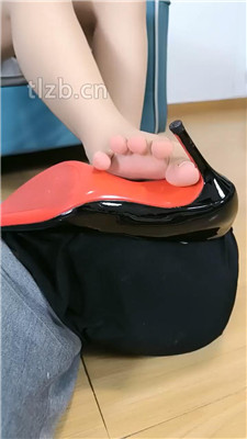 图片[9]_【楼遥】闻高跟鞋窝/踩踏/灌圣水/脚趾虐狗嘴_HD绳艺资源