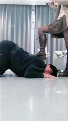 【伊柔】长靴御姐S-踩狗头/原味脚窒息/脚喂食_HD绳艺资源