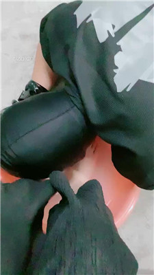 图片[9]_【小软】夜店回来让狗舔脏鞋底/伺候沐足_HD绳艺资源