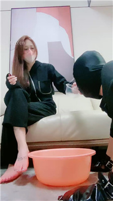 图片[15]_【小软】夜店回来让狗舔脏鞋底/伺候沐足_HD绳艺资源