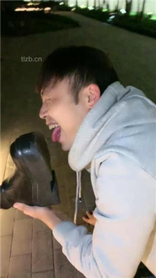 图片[15]_【肉肉】户外-长靴踩踏/骑马骑脖/舔脏鞋底_HD绳艺资源