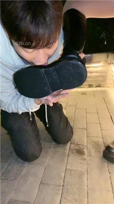 图片[18]_【肉肉】户外-长靴踩踏/骑马骑脖/舔脏鞋底_HD绳艺资源