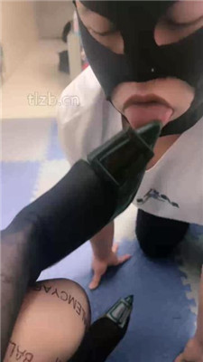 图片[9]_【木子大大】踩踏香蕉喂食/掐乳/骑马转胯/裸足狂舔【完整版】_HD绳艺资源