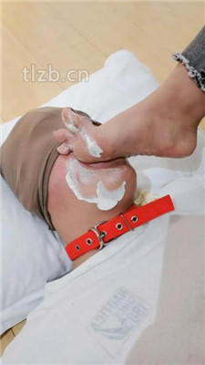 图片[7]_【大美】灌圣水/裸足踩踏喂食_HD绳艺资源