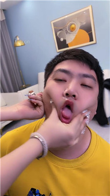 图片[3]_【麋鹿银儿】素人S虐双奴-高帮帆布鞋踩/揪耳朵/骑脖/训练_HD绳艺资源