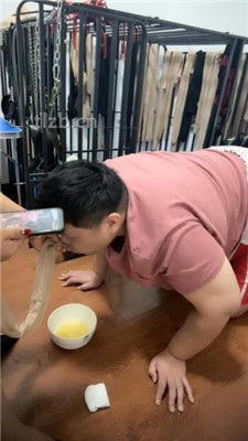 图片[12]_【冰色】狗笼囚禁恋足舔/吃圣水丝袜_HD绳艺资源