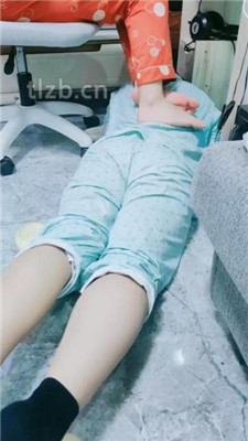 图片[2]_【慕田夫妻】圈养家奴裸足恋足舔_HD绳艺资源