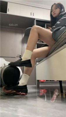 图片[3]_【大一诗诗】皮鞋白袜踩狗爪/骑狗背/吃白袜_HD绳艺资源