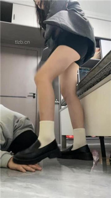 图片[6]_【大一诗诗】皮鞋白袜踩狗爪/骑狗背/吃白袜_HD绳艺资源