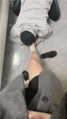 图片[12]_【大一诗诗】皮鞋白袜踩狗爪/骑狗背/吃白袜_HD绳艺资源