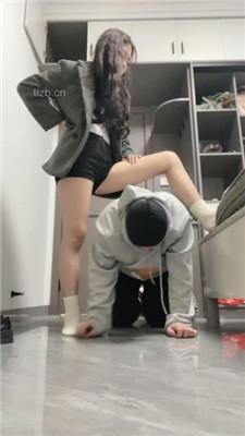 图片[14]_【大一诗诗】皮鞋白袜踩狗爪/骑狗背/吃白袜_HD绳艺资源