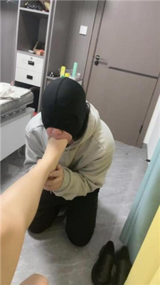 图片[16]_【大一诗诗】皮鞋白袜踩狗爪/骑狗背/吃白袜_HD绳艺资源