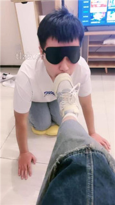 【苏晗】运动后原味鞋袜脚辱_HD绳艺资源