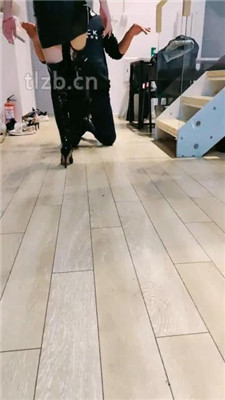 【觅林】长靴脚下崇拜/抽耳光/舔脏鞋踩踏_HD绳艺资源