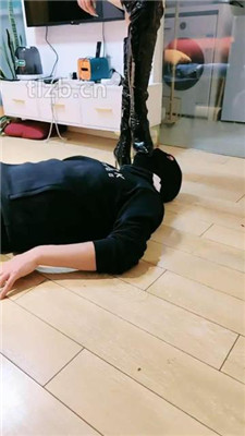 图片[8]_【觅林】长靴脚下崇拜/抽耳光/舔脏鞋踩踏_HD绳艺资源