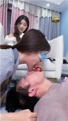 图片[13]_【麋鹿银儿】情侣奴-跪舔裸足/奴下奴/喂口水/踩踏喂食_HD绳艺资源