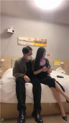 【爱丽丝】情侣主-摸女友的美腿_HD绳艺资源