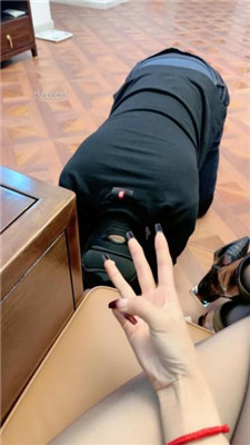 图片[9]_【沅芷大人】掐乳/长靴全体重踩地毯狗_HD绳艺资源