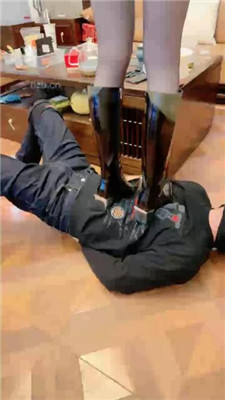 图片[10]_【沅芷大人】掐乳/长靴全体重踩地毯狗_HD绳艺资源