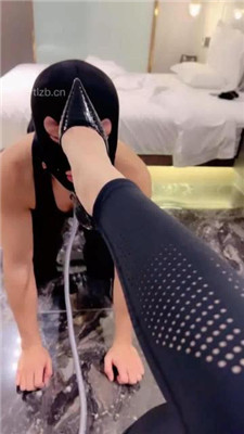 【桃老师】狗链拴狗/吃口水/品尝裸足_HD绳艺资源