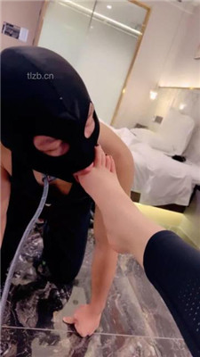 图片[8]_【桃老师】狗链拴狗/吃口水/品尝裸足_HD绳艺资源