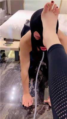 图片[13]_【桃老师】狗链拴狗/吃口水/品尝裸足_HD绳艺资源