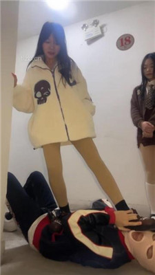 图片[7]_【狗哥】户外成功开发三个高颜值素人踩狗_HD绳艺资源