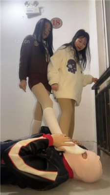 图片[9]_【狗哥】户外成功开发三个高颜值素人踩狗_HD绳艺资源