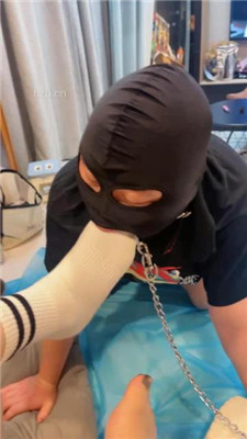 【颜西西】3S-艺术舔脏鞋/骑狗背/白鞋踩踏/赏赐圣水【双视角版】_HD绳艺资源