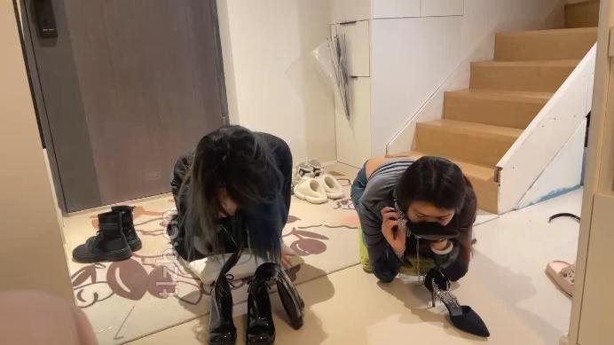 【橘子没熟】双女奴清理鞋子/奴下奴互虐/舔棉袜/训练_HD绳艺资源