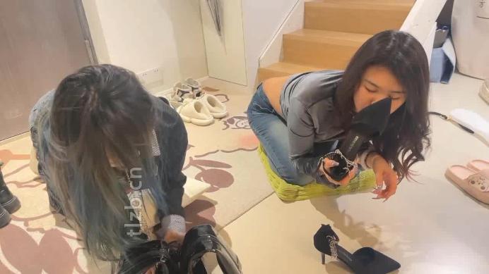 图片[2]_【橘子没熟】双女奴清理鞋子/奴下奴互虐/舔棉袜/训练_HD绳艺资源