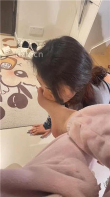 图片[13]_【橘子没熟】双女奴清理鞋子/奴下奴互虐/舔棉袜/训练_HD绳艺资源