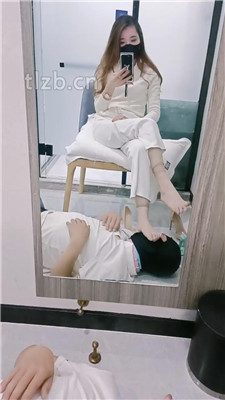 图片[3]_【多多】裸足踩地毯恋足调_HD绳艺资源