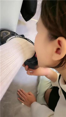 图片[11]_【瑶瑶】母畜-皮鞋白袜踩狗爪/闻鞋闻白袜肉丝脚_HD绳艺资源