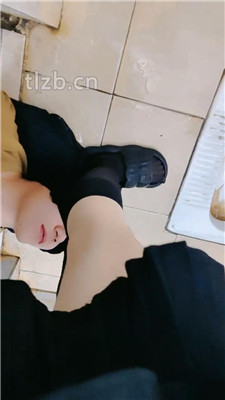 图片[13]_【夜巴黎】黑丝高跟踩脚垫/喝圣水_HD绳艺资源