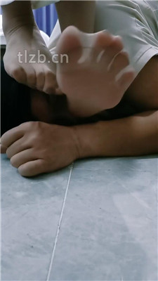 图片[7]_【多多】高跟肉丝脚踩踏碾压_HD绳艺资源