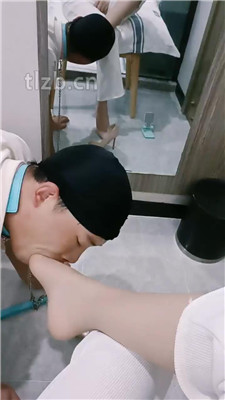 图片[12]_【多多】高跟肉丝脚踩踏碾压_HD绳艺资源