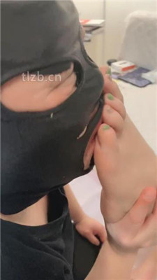 图片[13]_【苒溪】双S-家奴伺候素人闺蜜-品尝玉足_HD绳艺资源